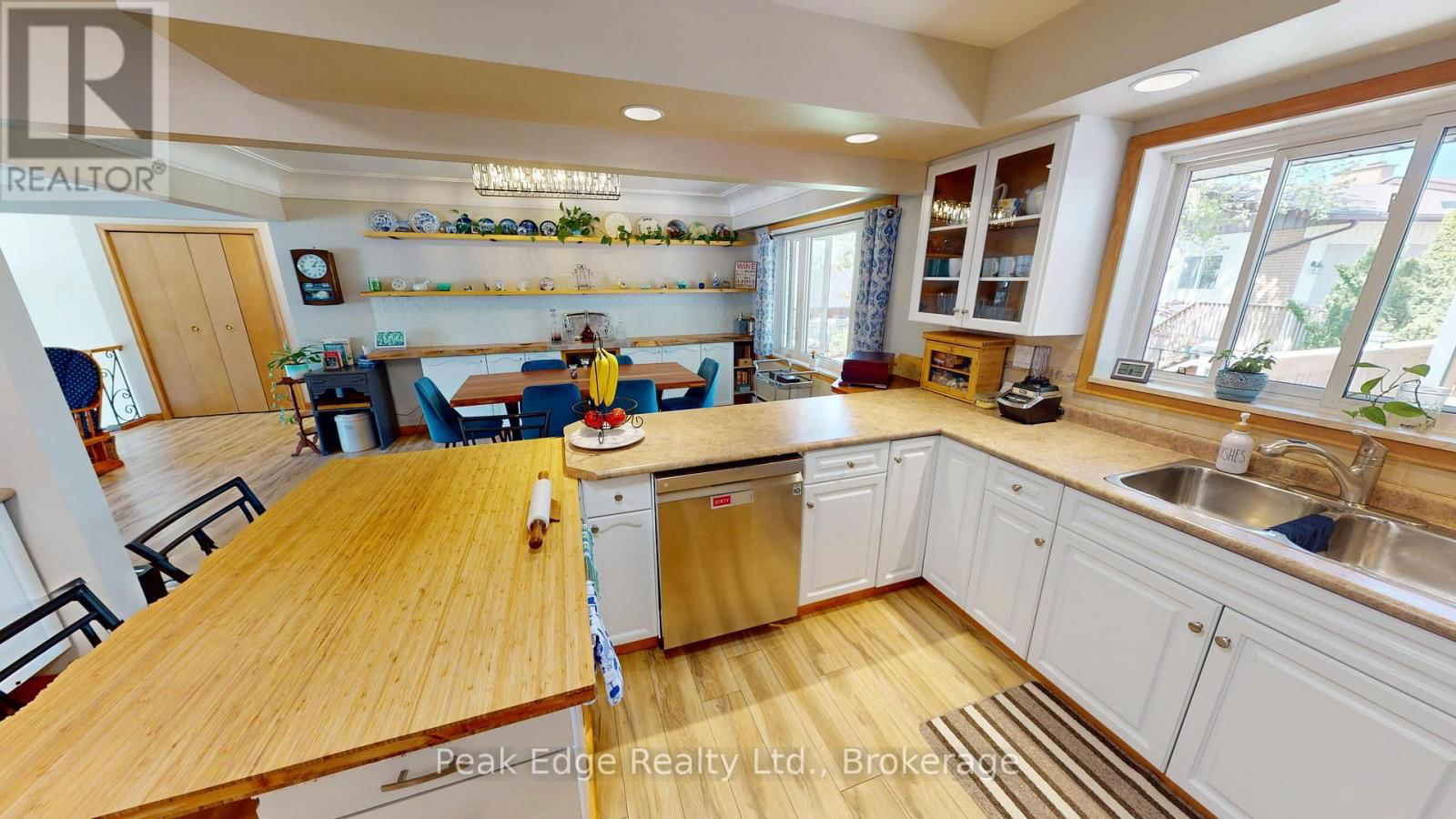 30 7 TH STREET Image 21