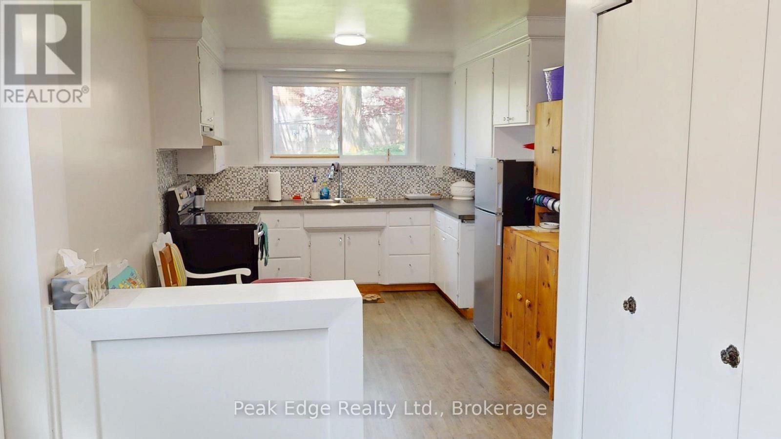 30 7 TH STREET Image 42