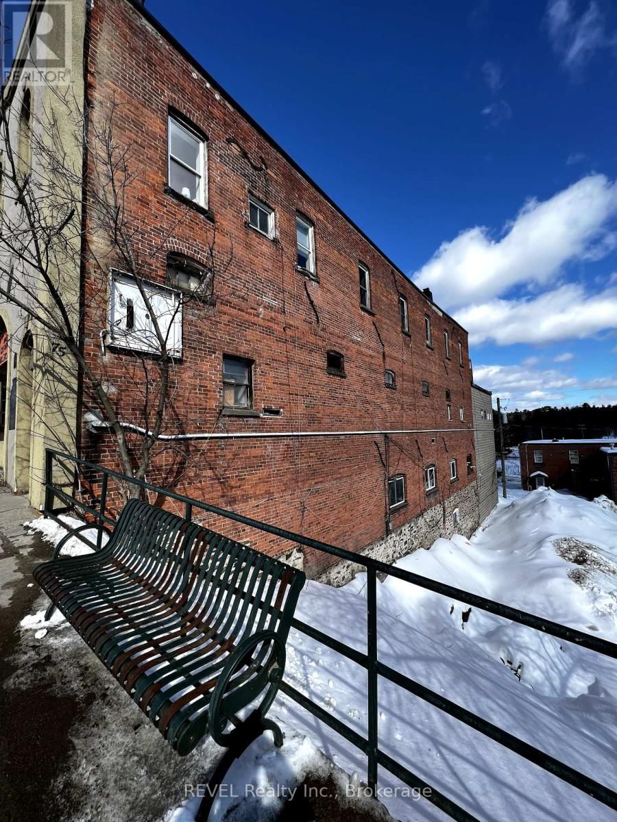 75 MANITOBA STREET Image 4