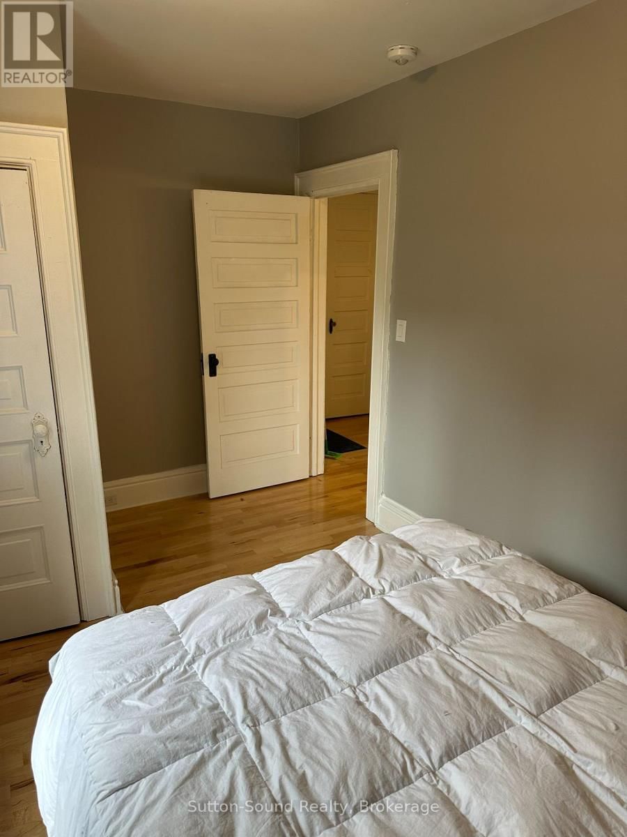353 6TH STREET EAST Image 18