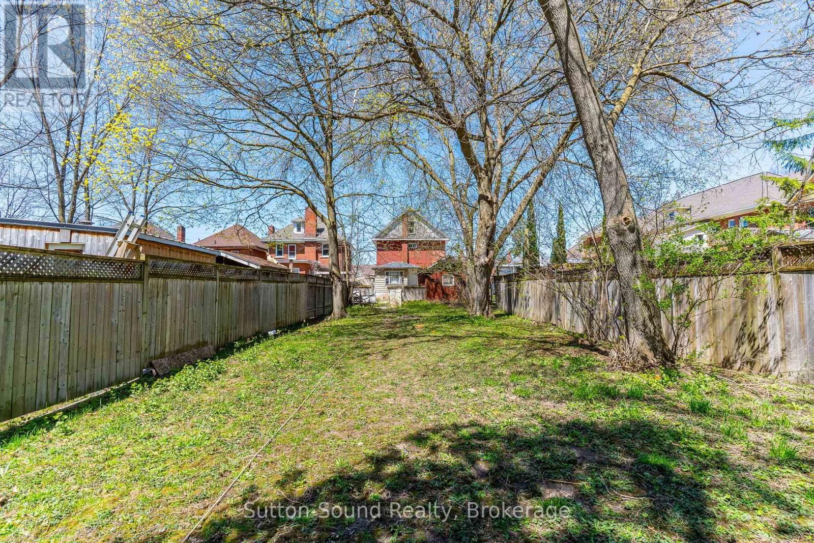 353 6TH STREET EAST Image 20
