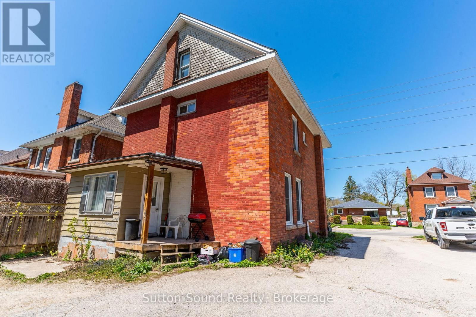 353 6TH STREET EAST Image 22