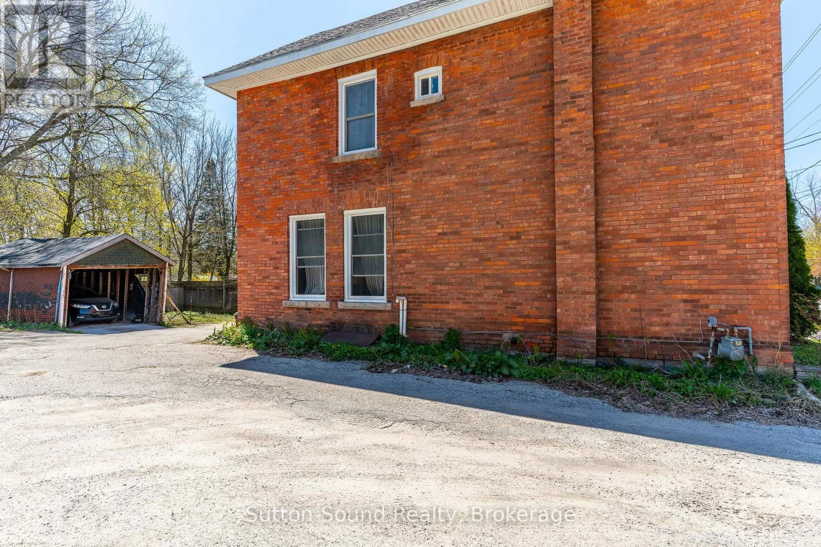 353 6TH STREET EAST Image 23