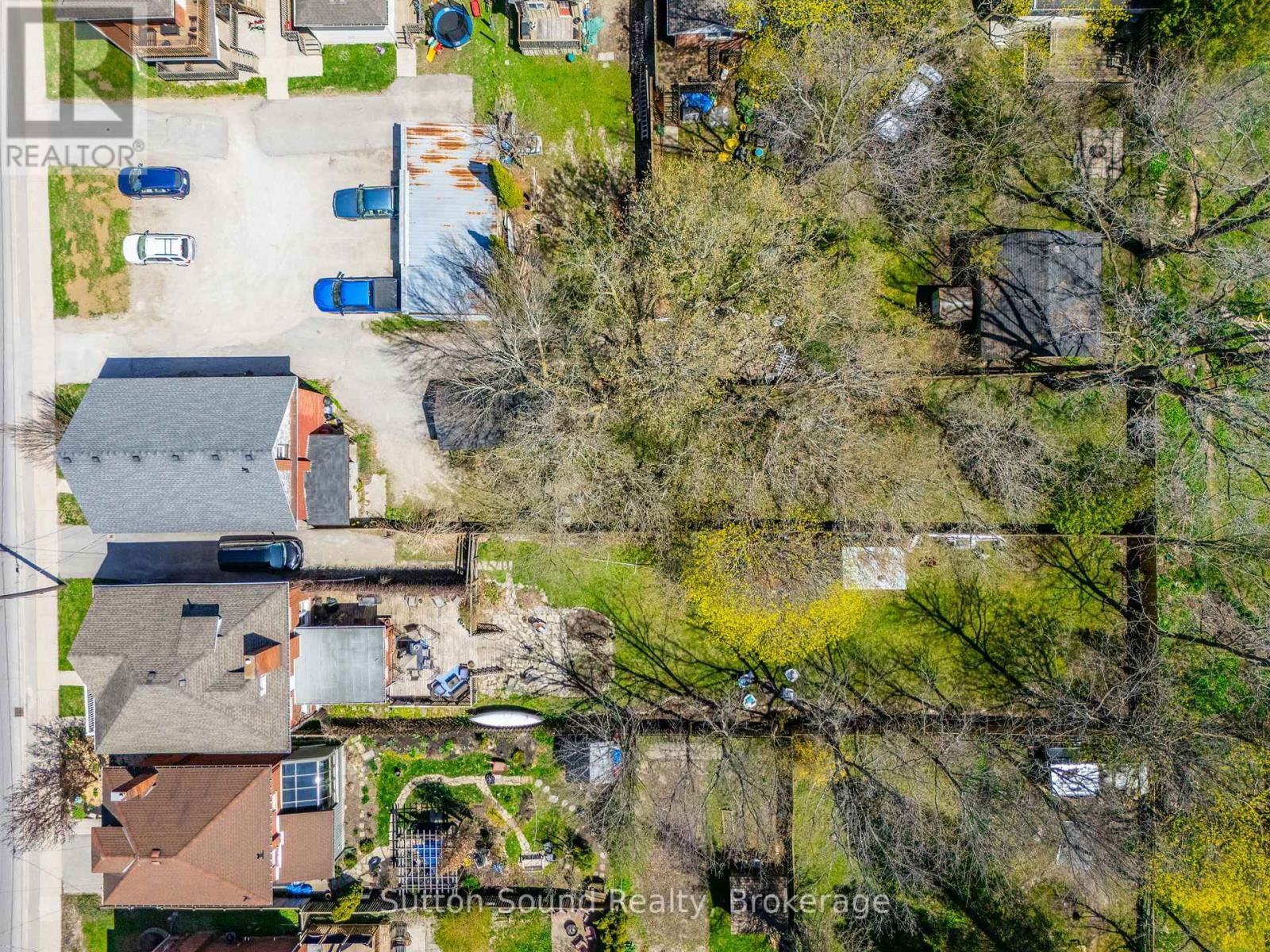 353 6TH STREET EAST Image 24
