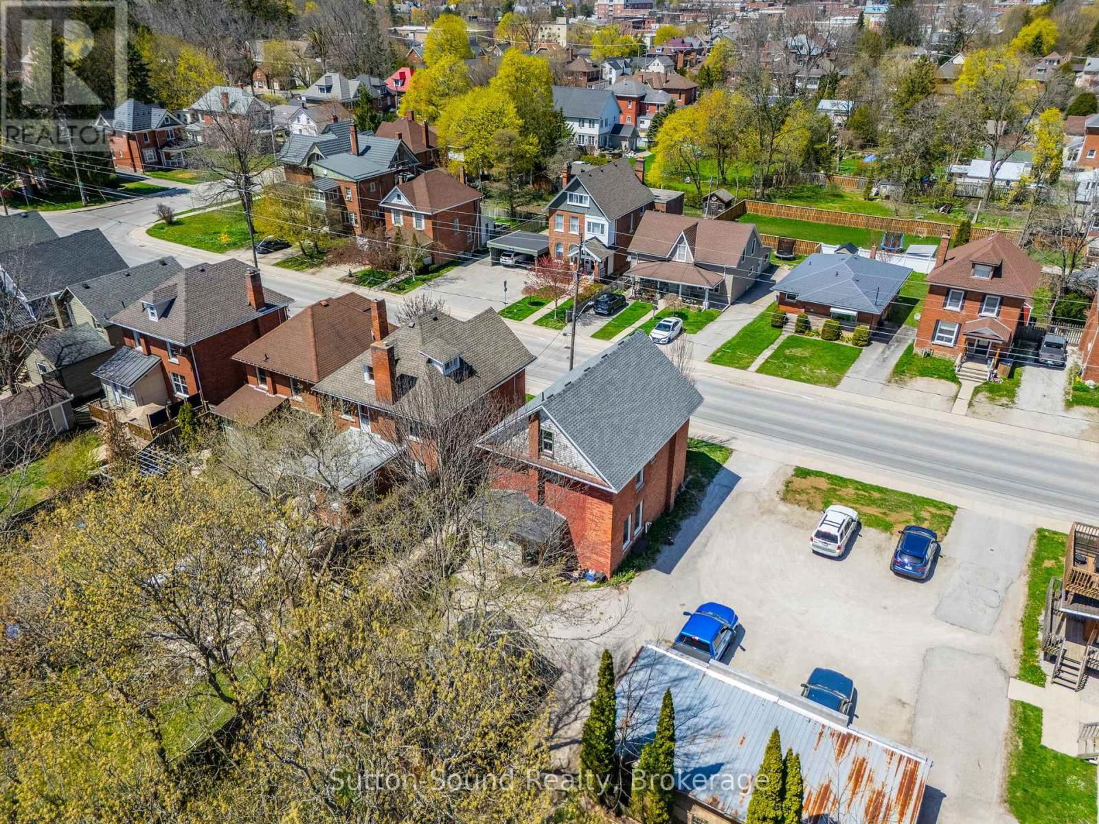 353 6TH STREET EAST Image 25