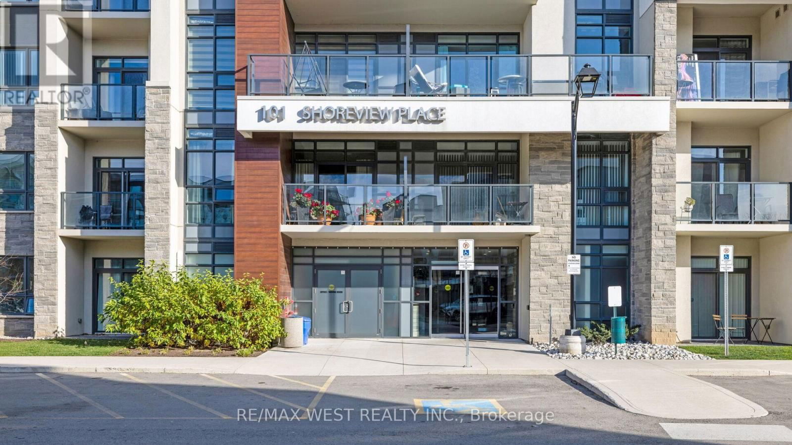 131 - 101 SHOREVIEW PLACE Image 12