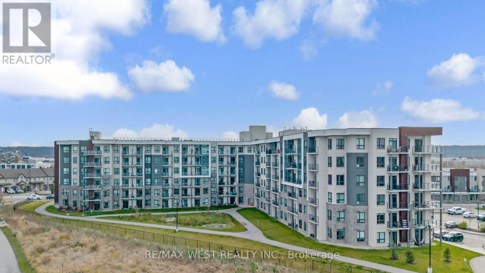 131 - 101 SHOREVIEW PLACE Image 2