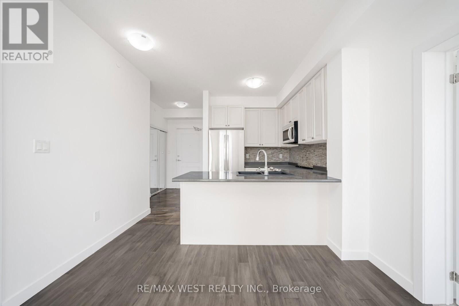 131 - 101 SHOREVIEW PLACE Image 26
