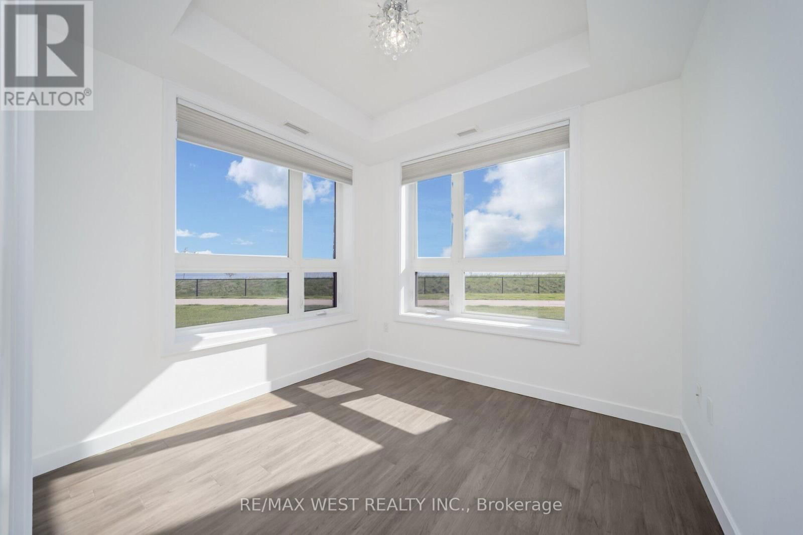 131 - 101 SHOREVIEW PLACE Image 35