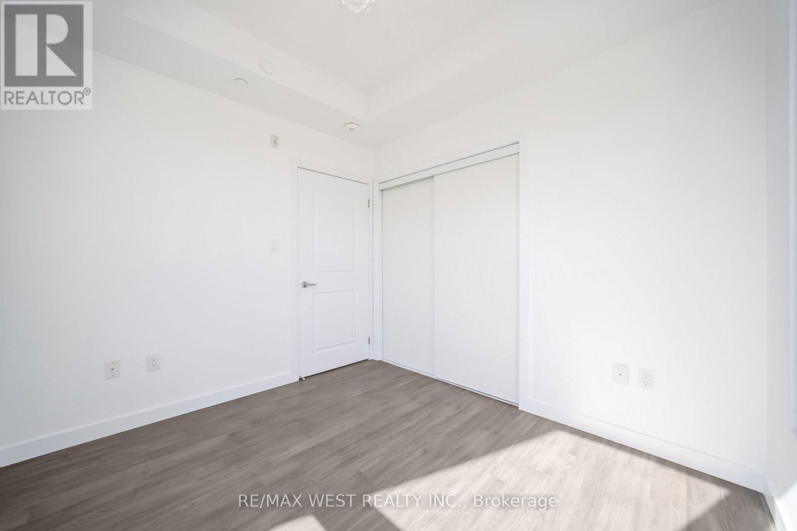 131 - 101 SHOREVIEW PLACE Image 37