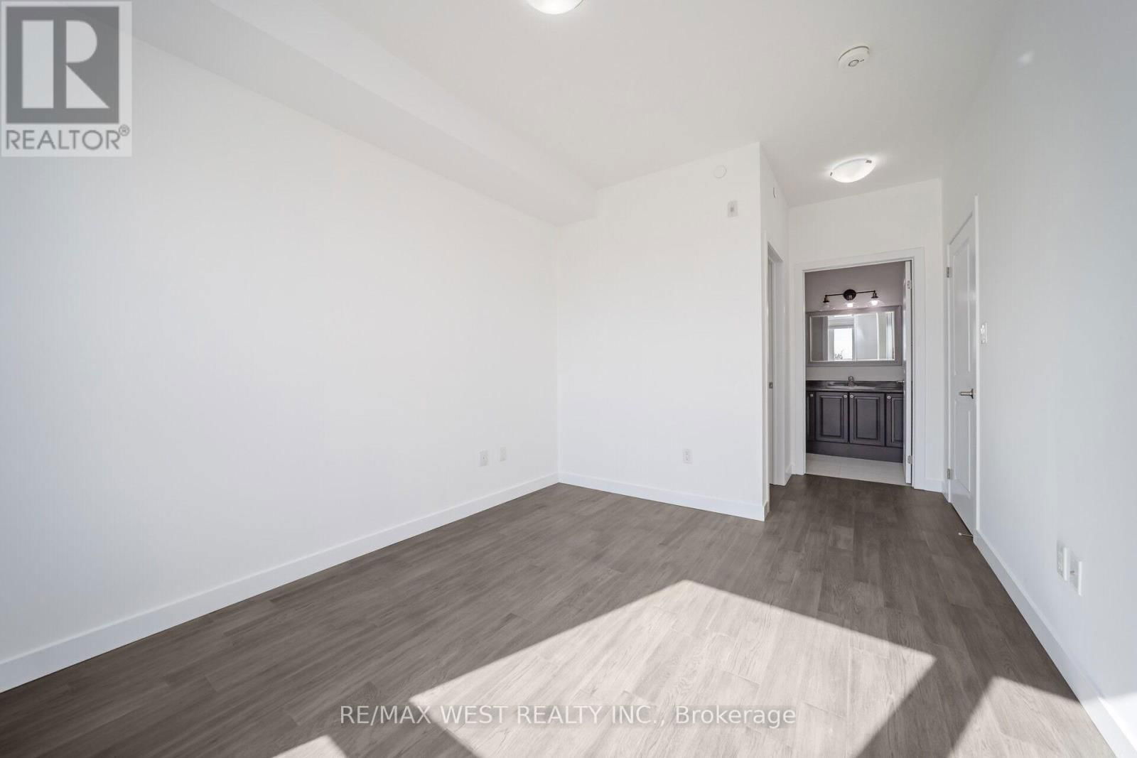 131 - 101 SHOREVIEW PLACE Image 43