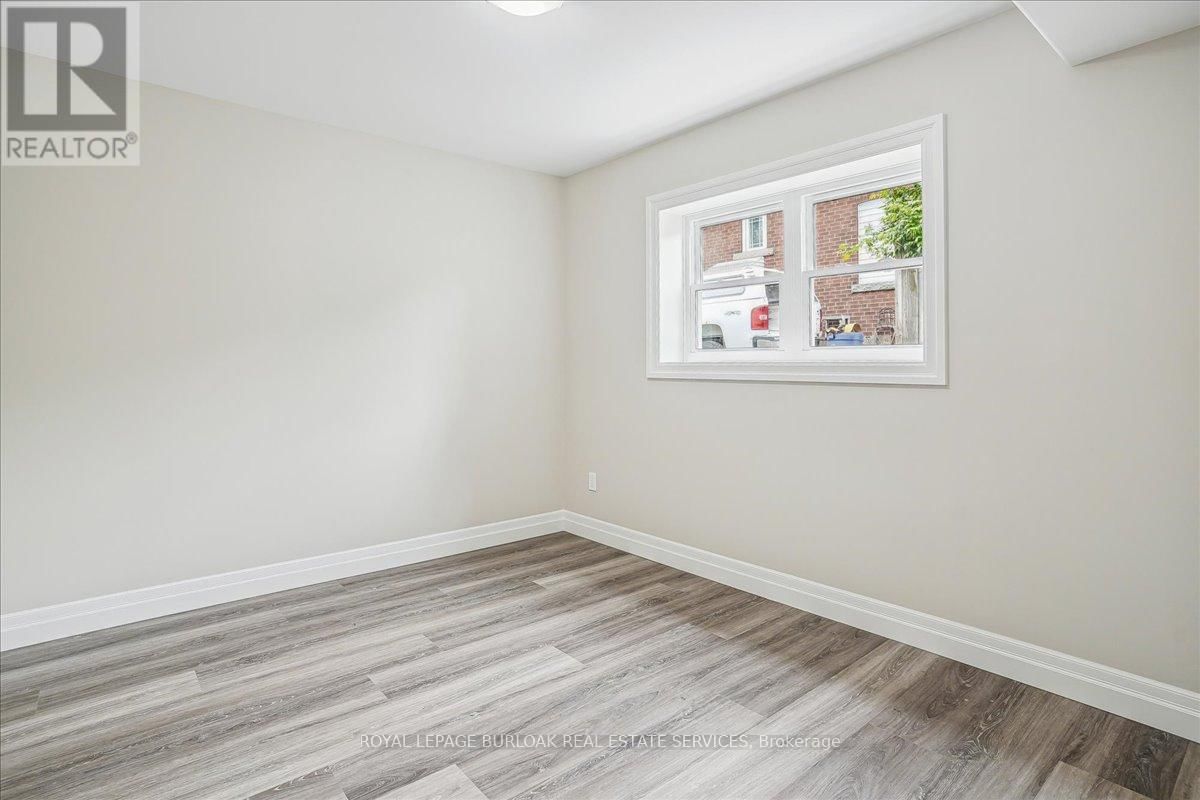38 VIEWPOINT AVENUE Image 11