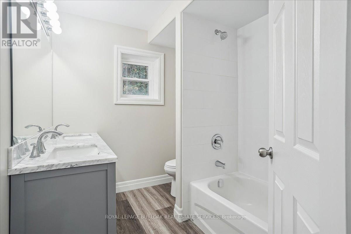 38 VIEWPOINT AVENUE Image 13