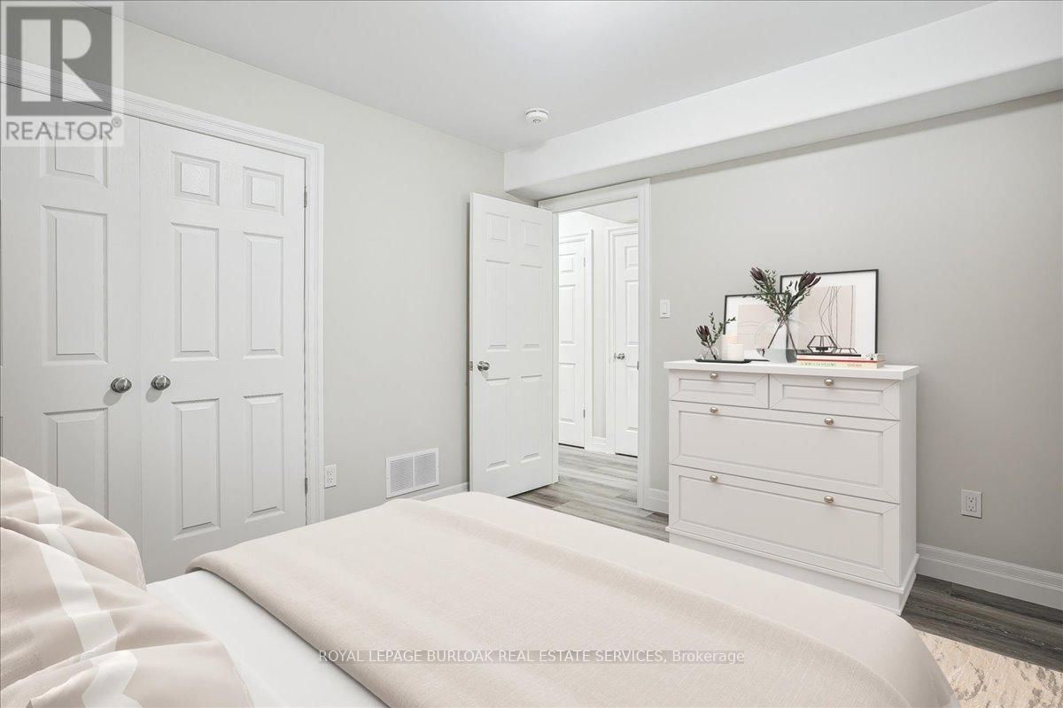 38 VIEWPOINT AVENUE Image 18
