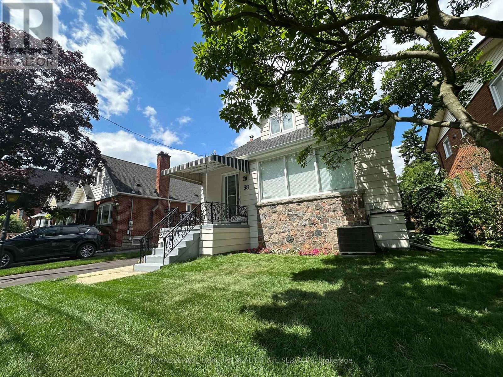 38 VIEWPOINT AVENUE Image 36