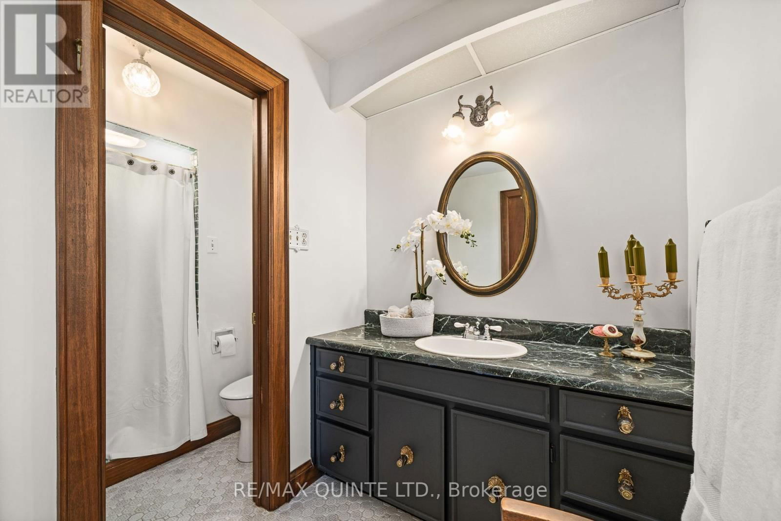 1386 WALLBRIDGE-LOYALIST ROAD Image 26