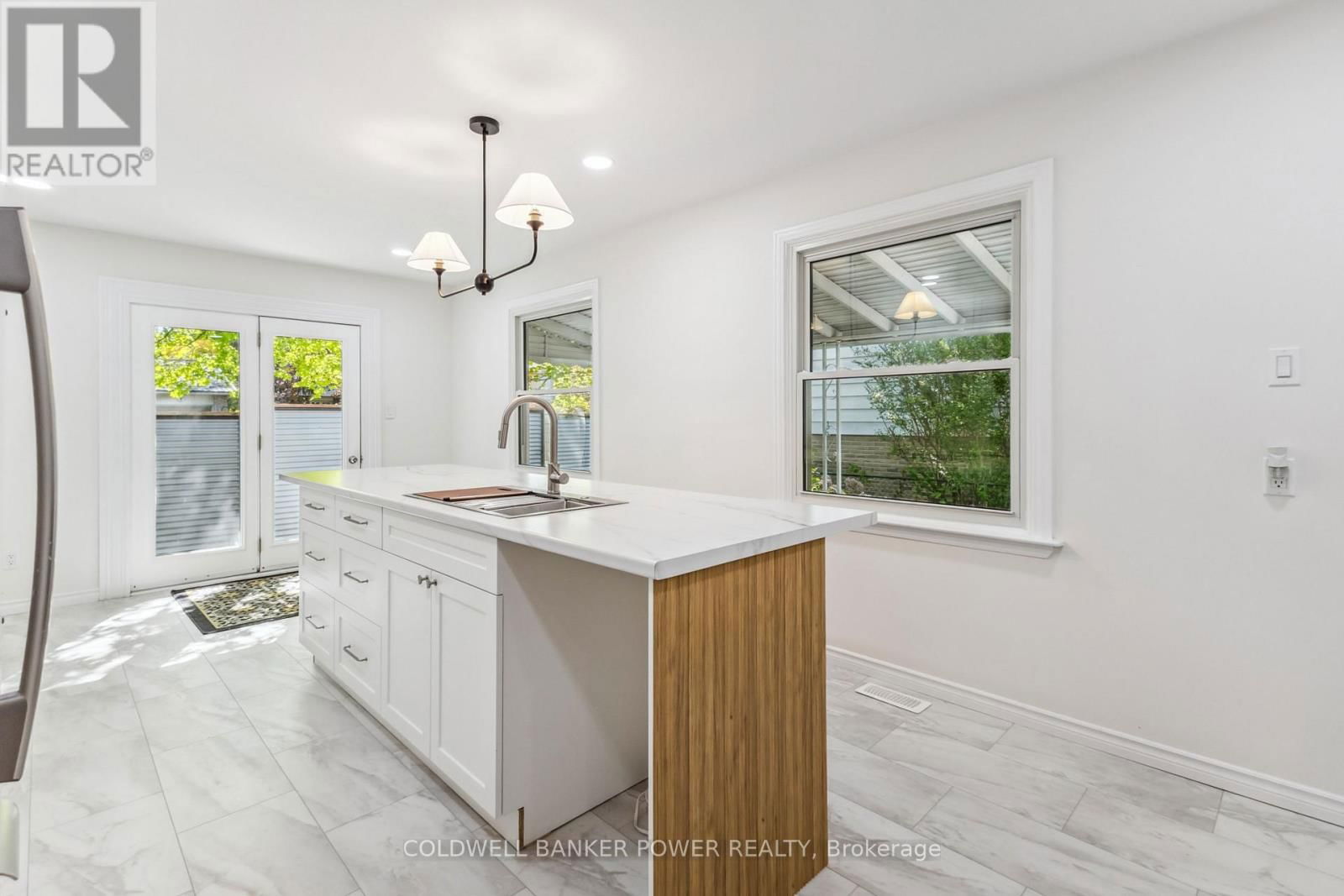52 STUYVESANT PLACE Image 13