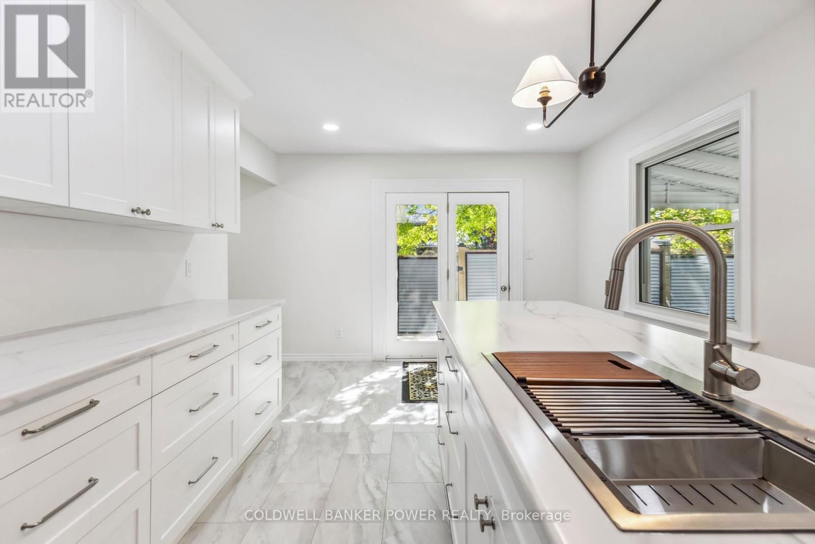 52 STUYVESANT PLACE Image 14