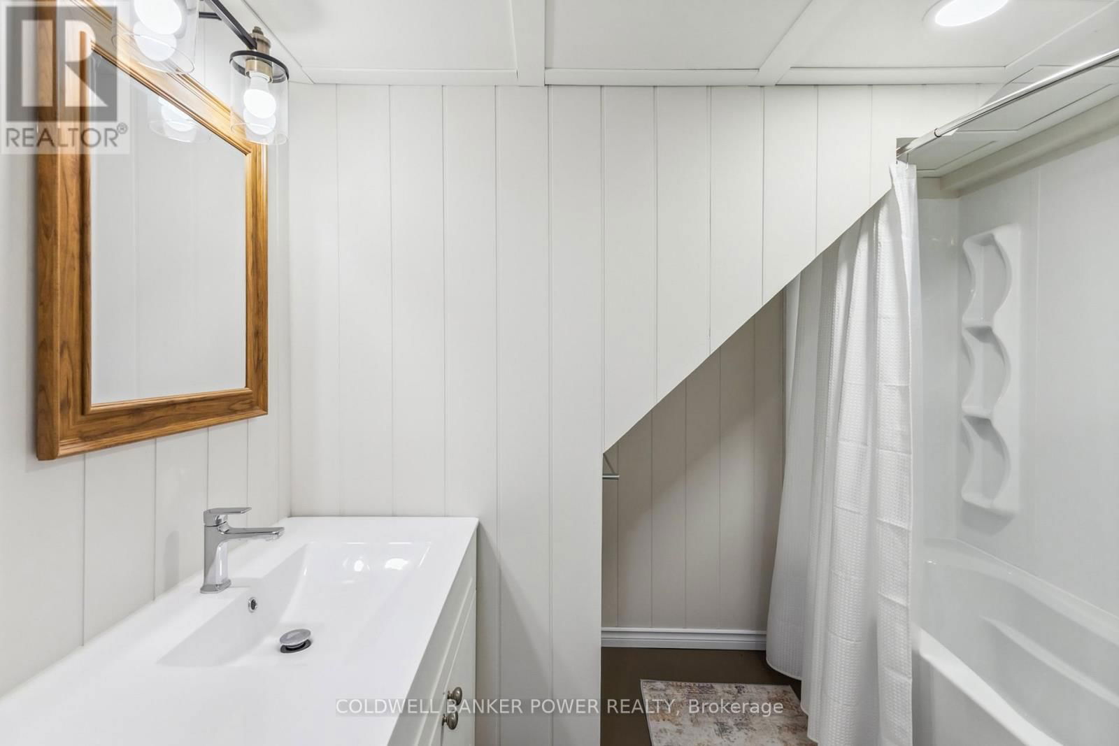 52 STUYVESANT PLACE Image 25