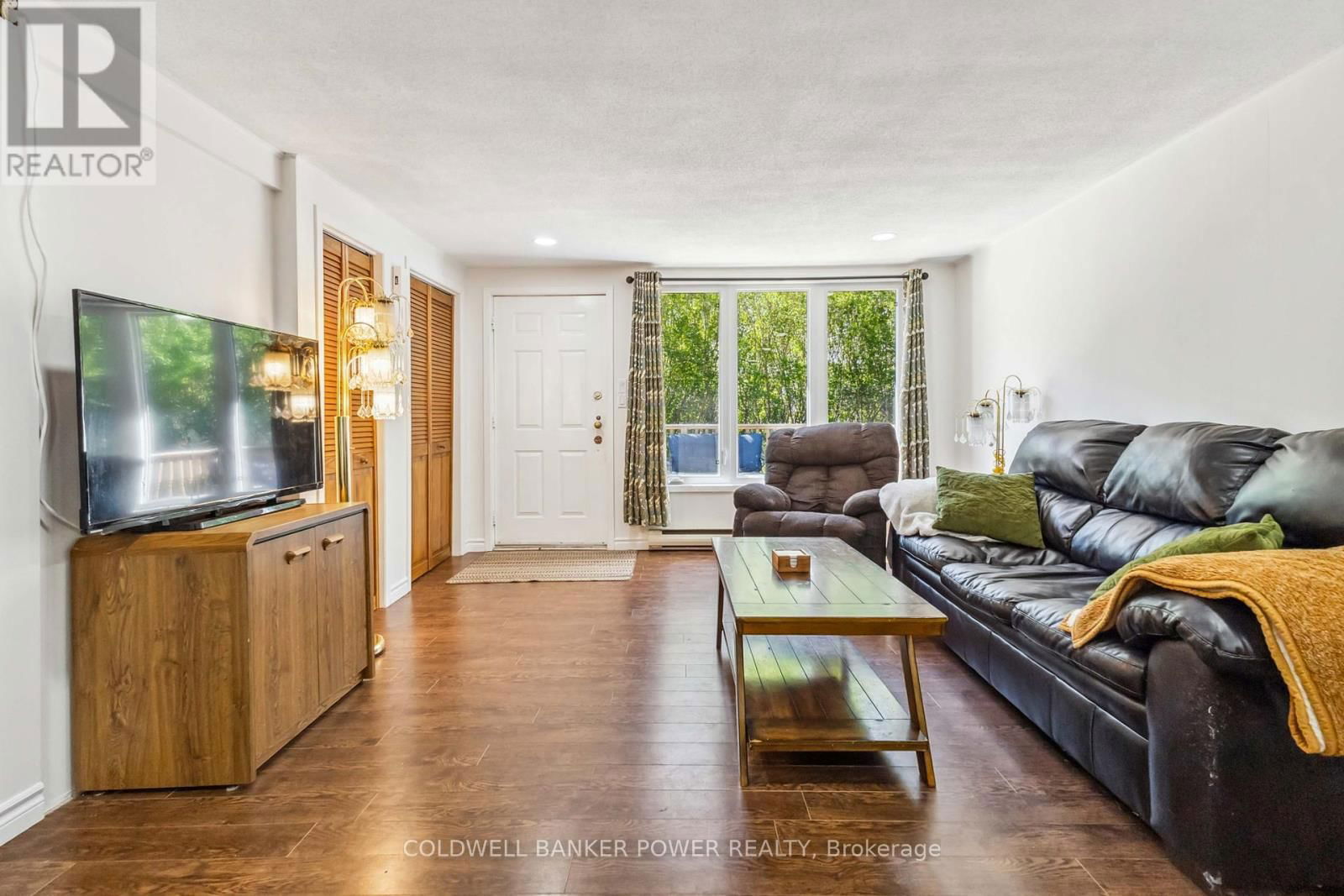 52 STUYVESANT PLACE Image 27