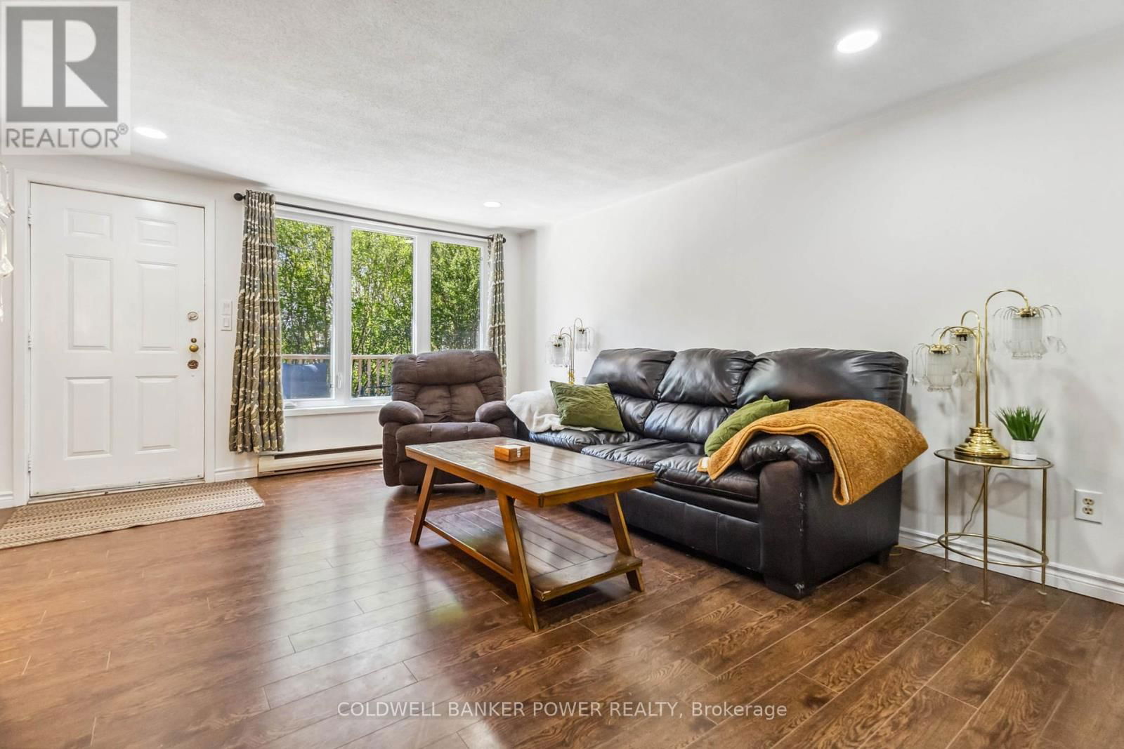 52 STUYVESANT PLACE Image 28