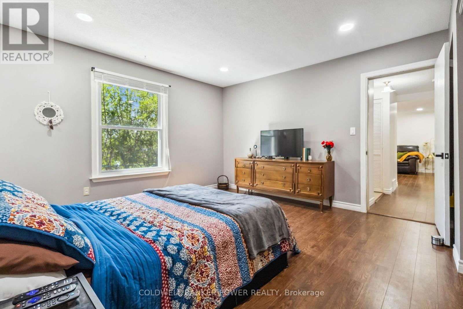 52 STUYVESANT PLACE Image 35
