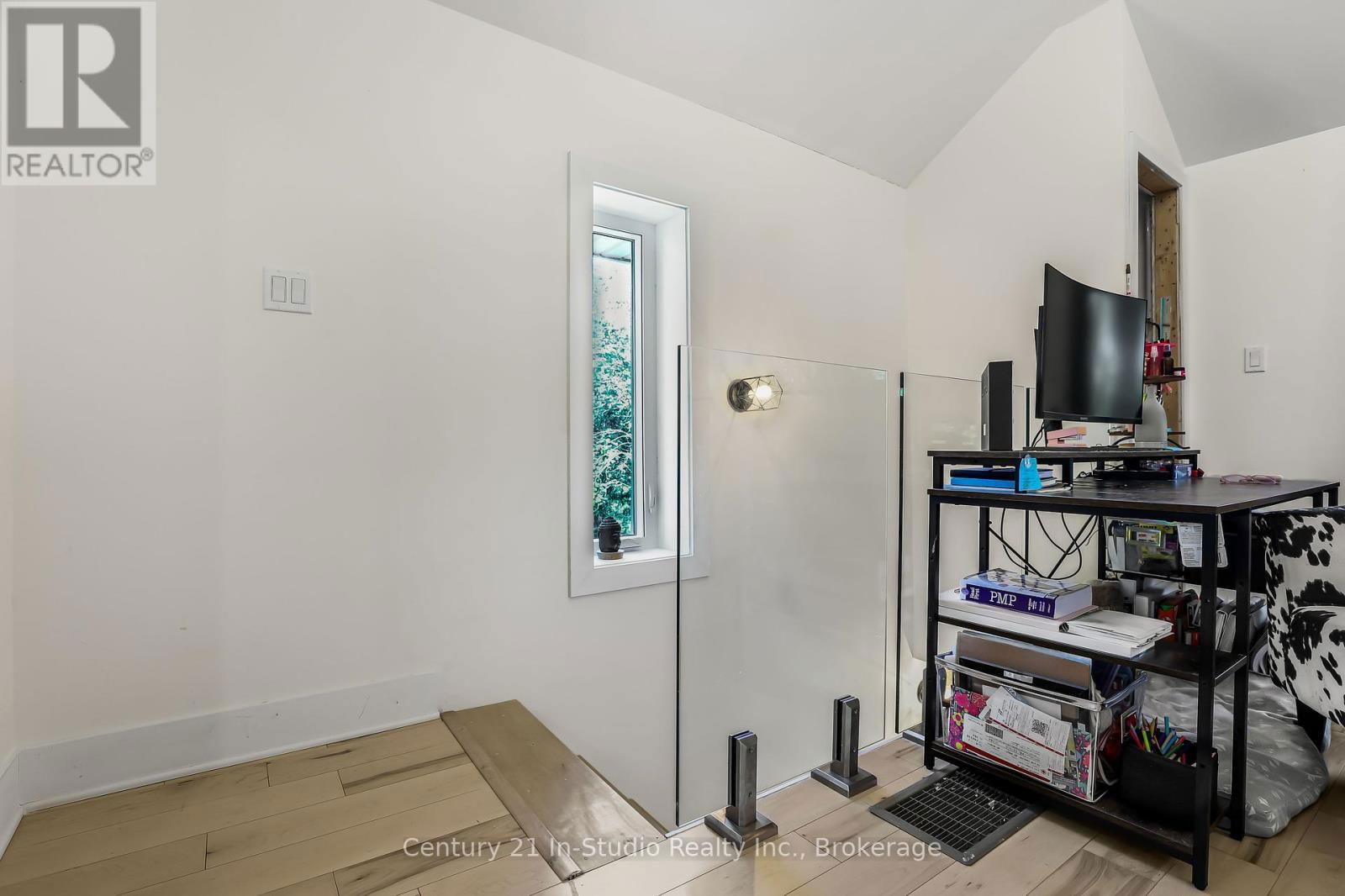 282 ELSINORE ROAD Image 35