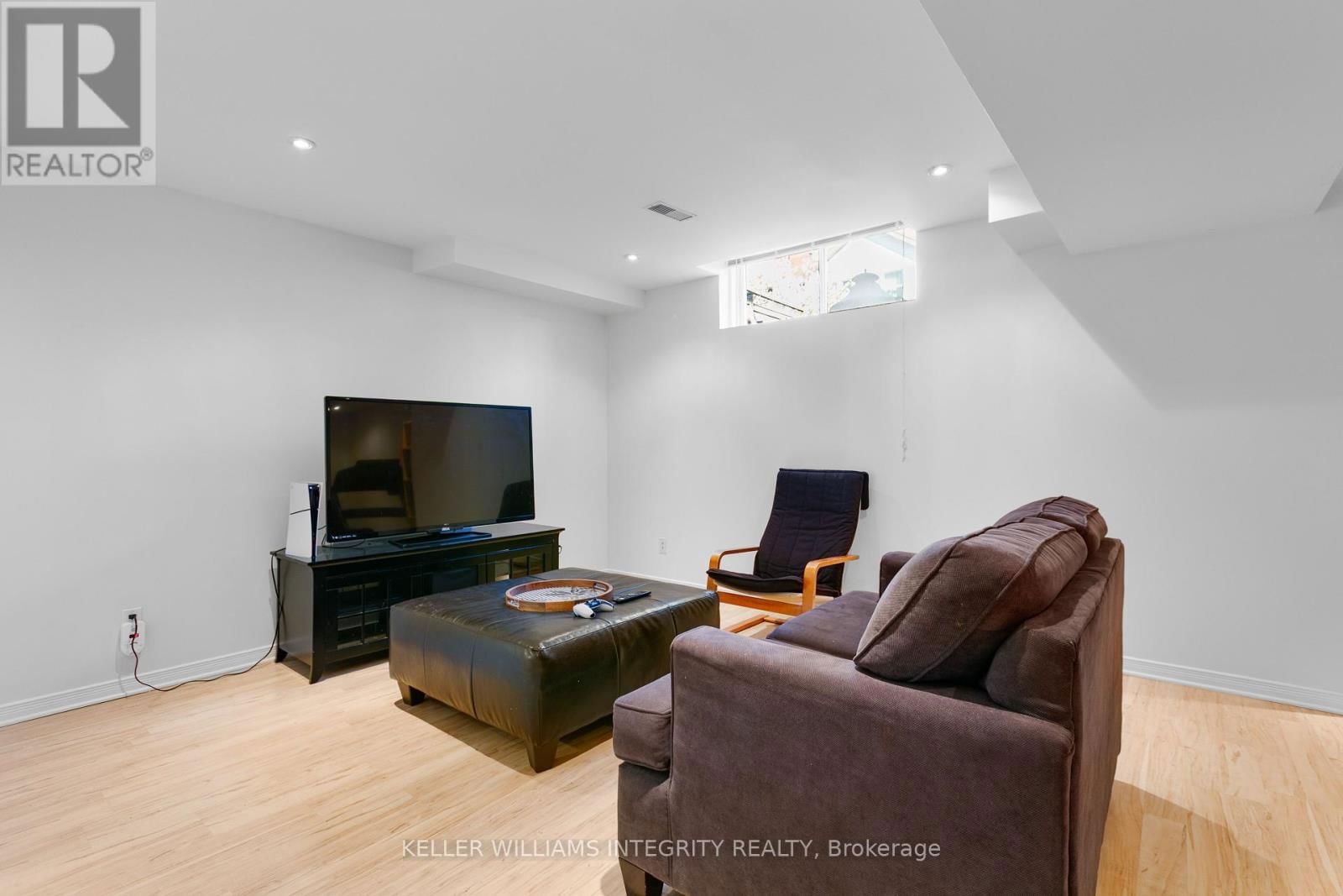 166 STREAMSIDE CRESCENT Image 36