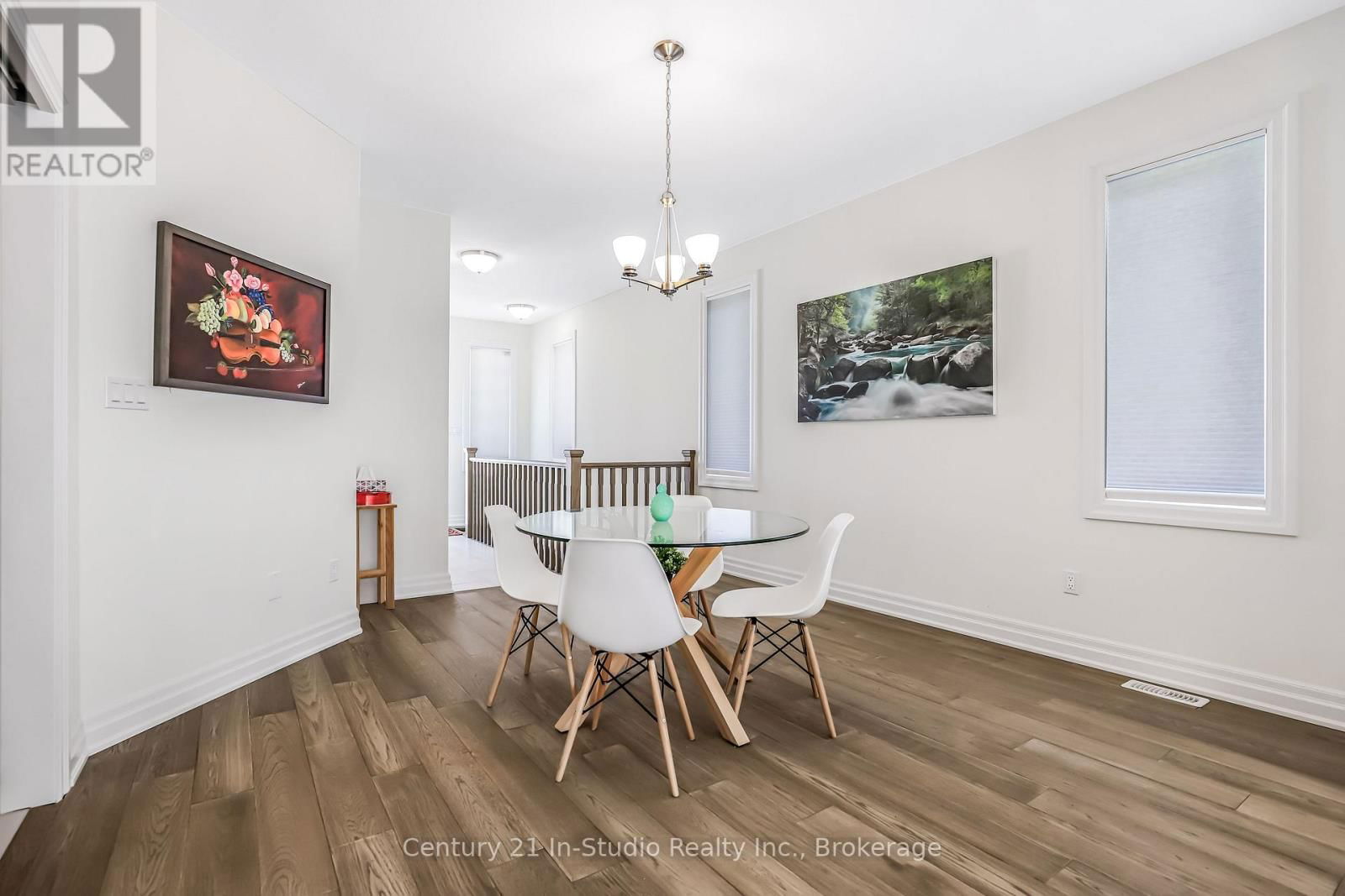 446 WALKER CRESCENT Image 15