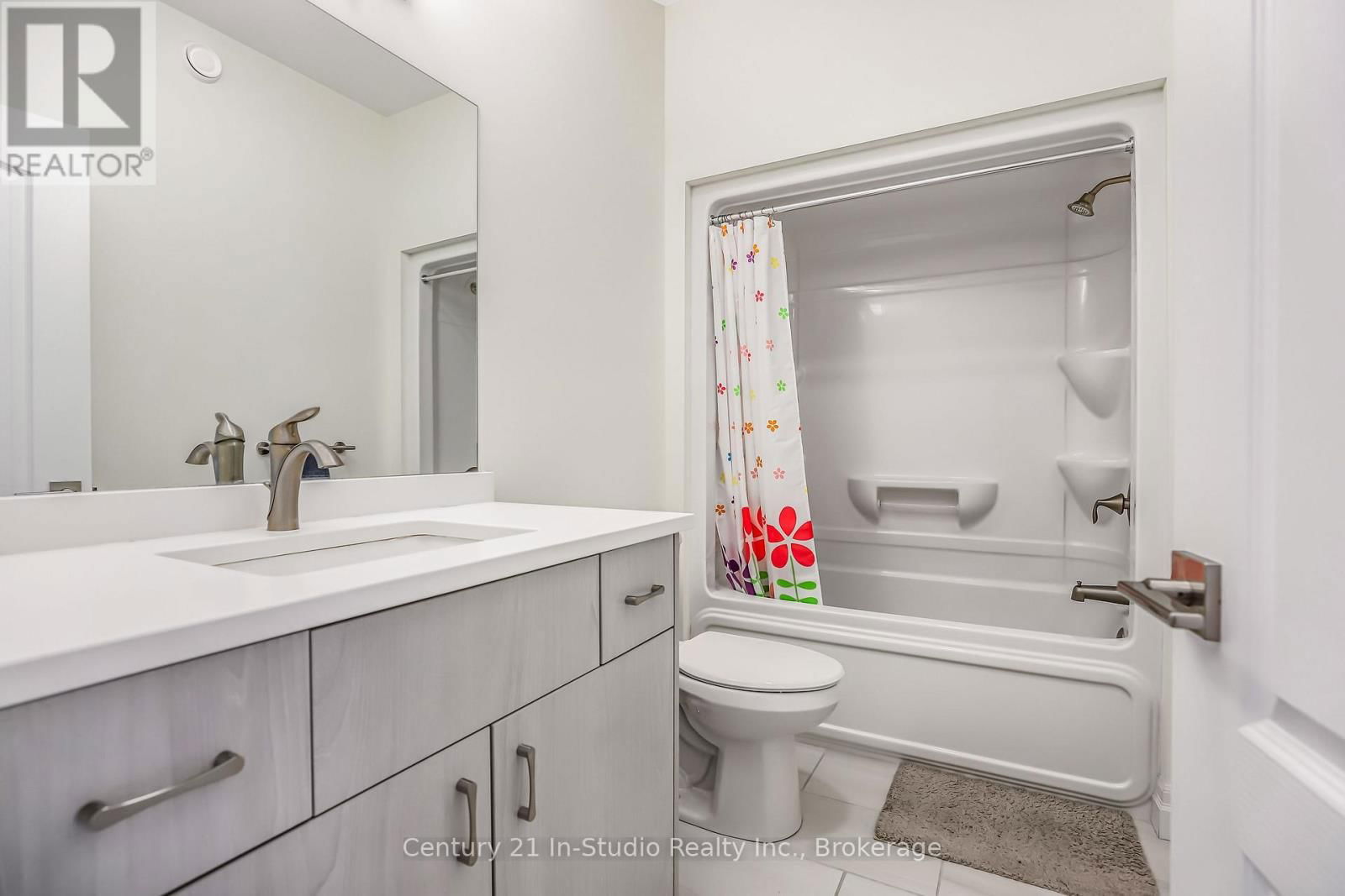 446 WALKER CRESCENT Image 31