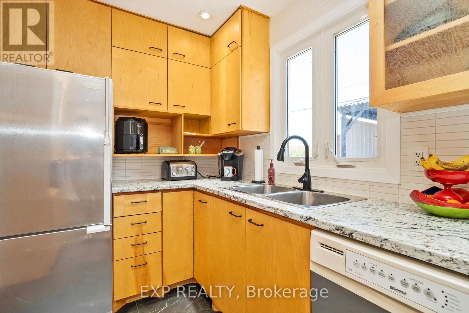 322 GALLOWAY DRIVE Image 9