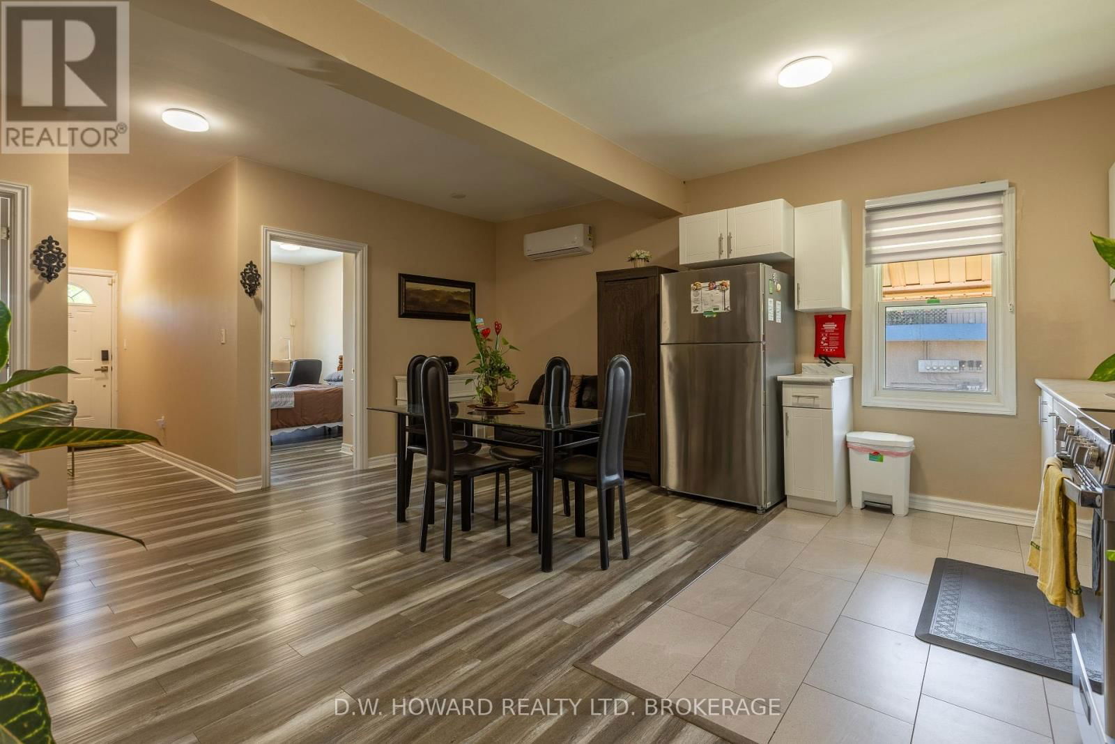 534 LINCOLN STREET Image 11