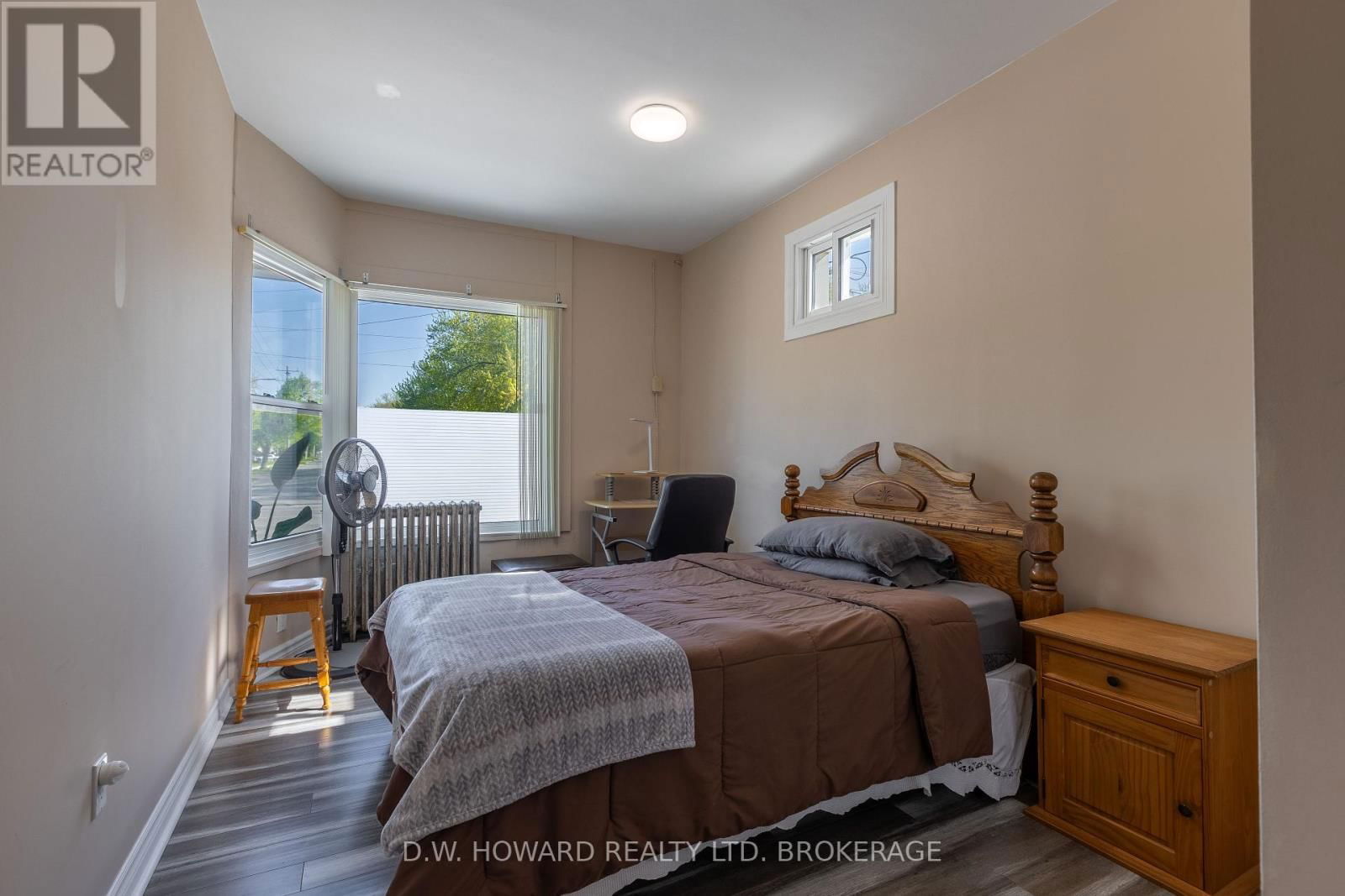 534 LINCOLN STREET Image 16
