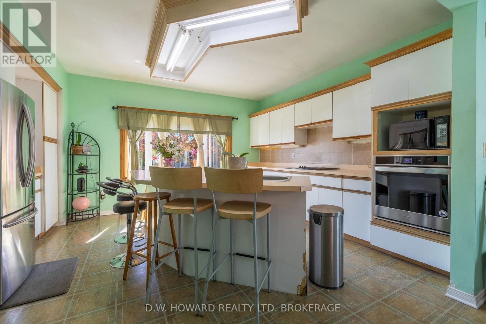 534 LINCOLN STREET Image 19