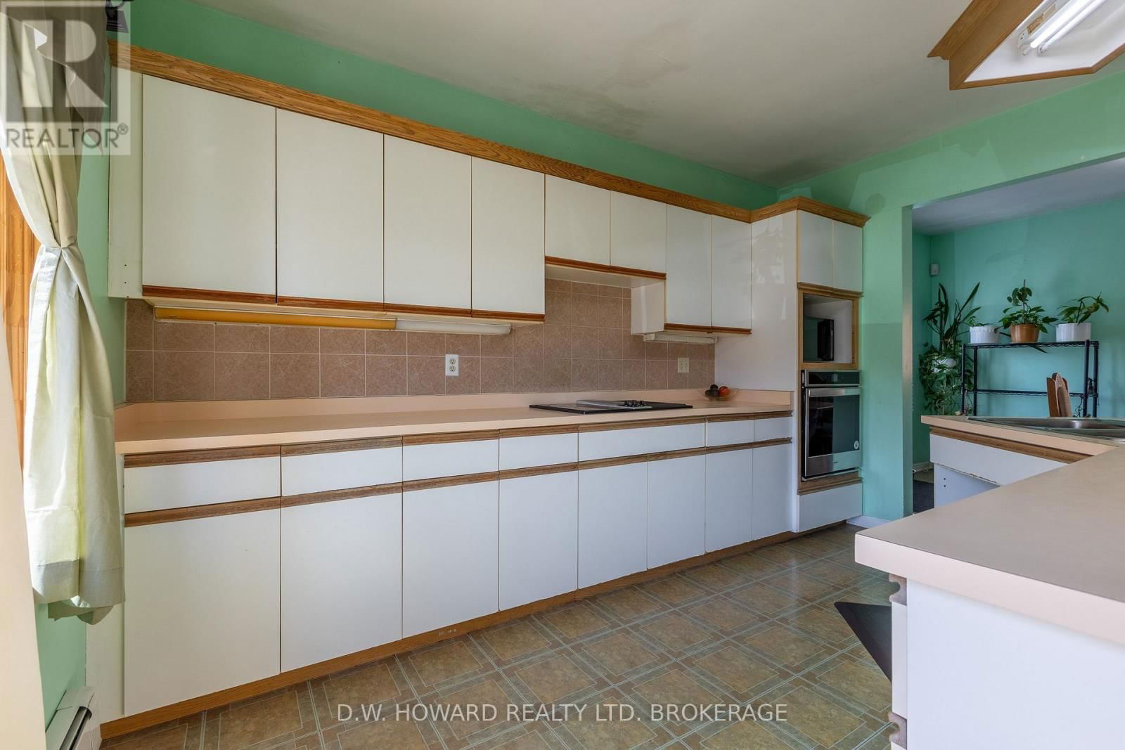534 LINCOLN STREET Image 23