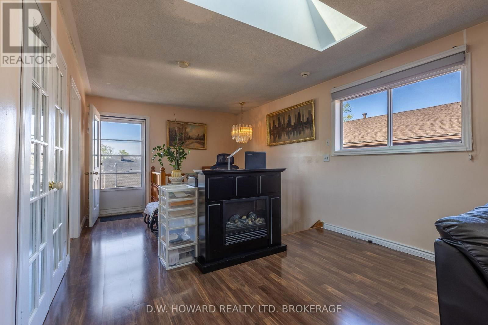 534 LINCOLN STREET Image 24