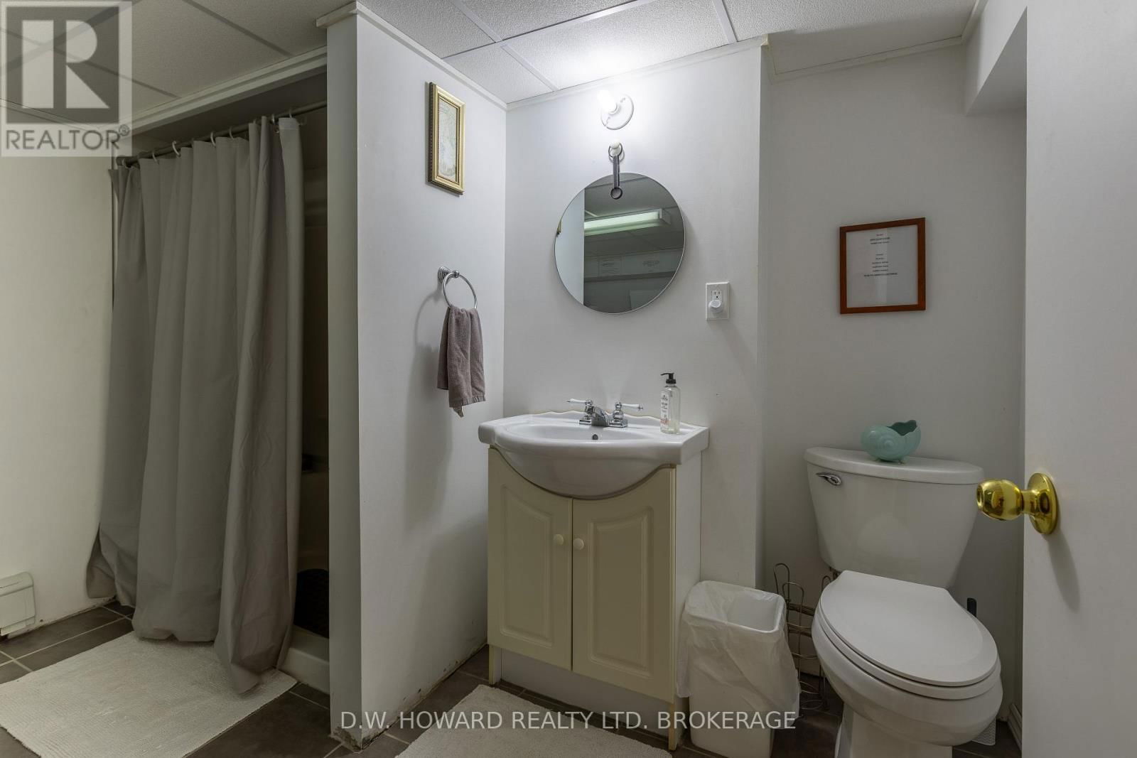 534 LINCOLN STREET Image 36