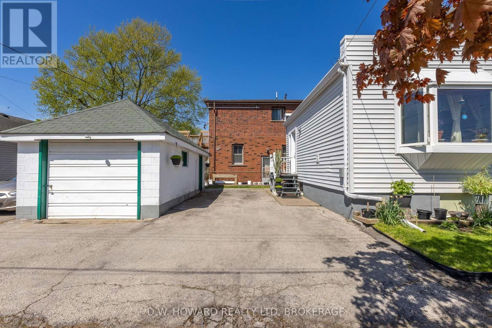 534 LINCOLN STREET Image 7
