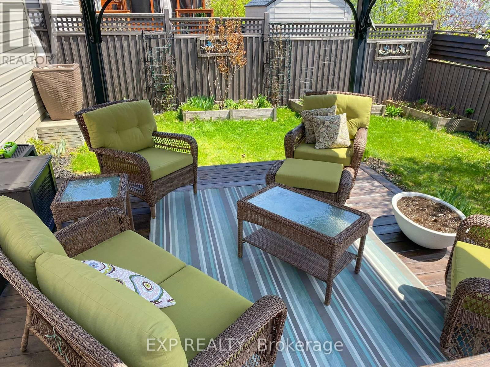 452 VAN DUSEN STREET EAST Image 24