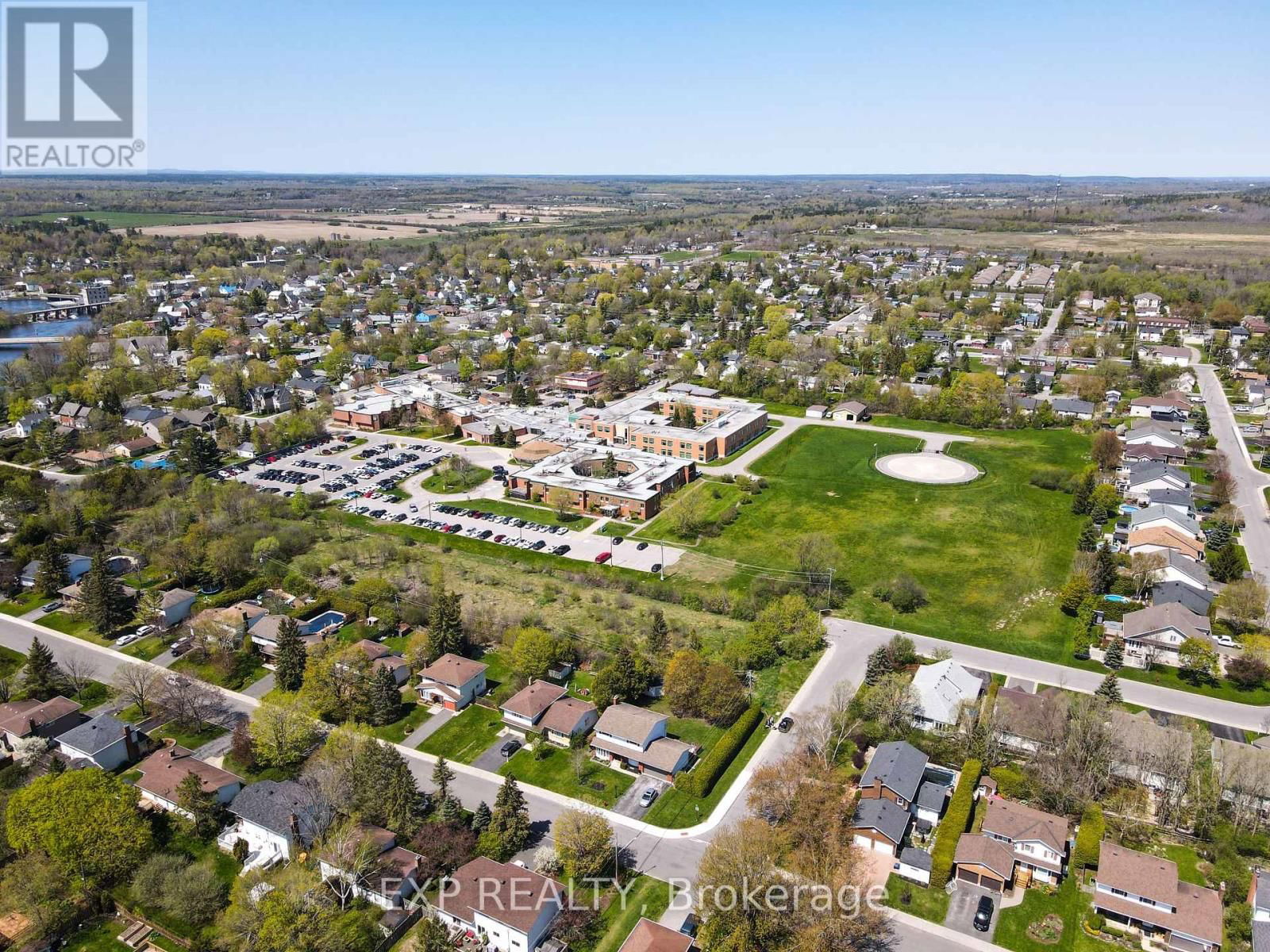 452 VAN DUSEN STREET EAST Image 38