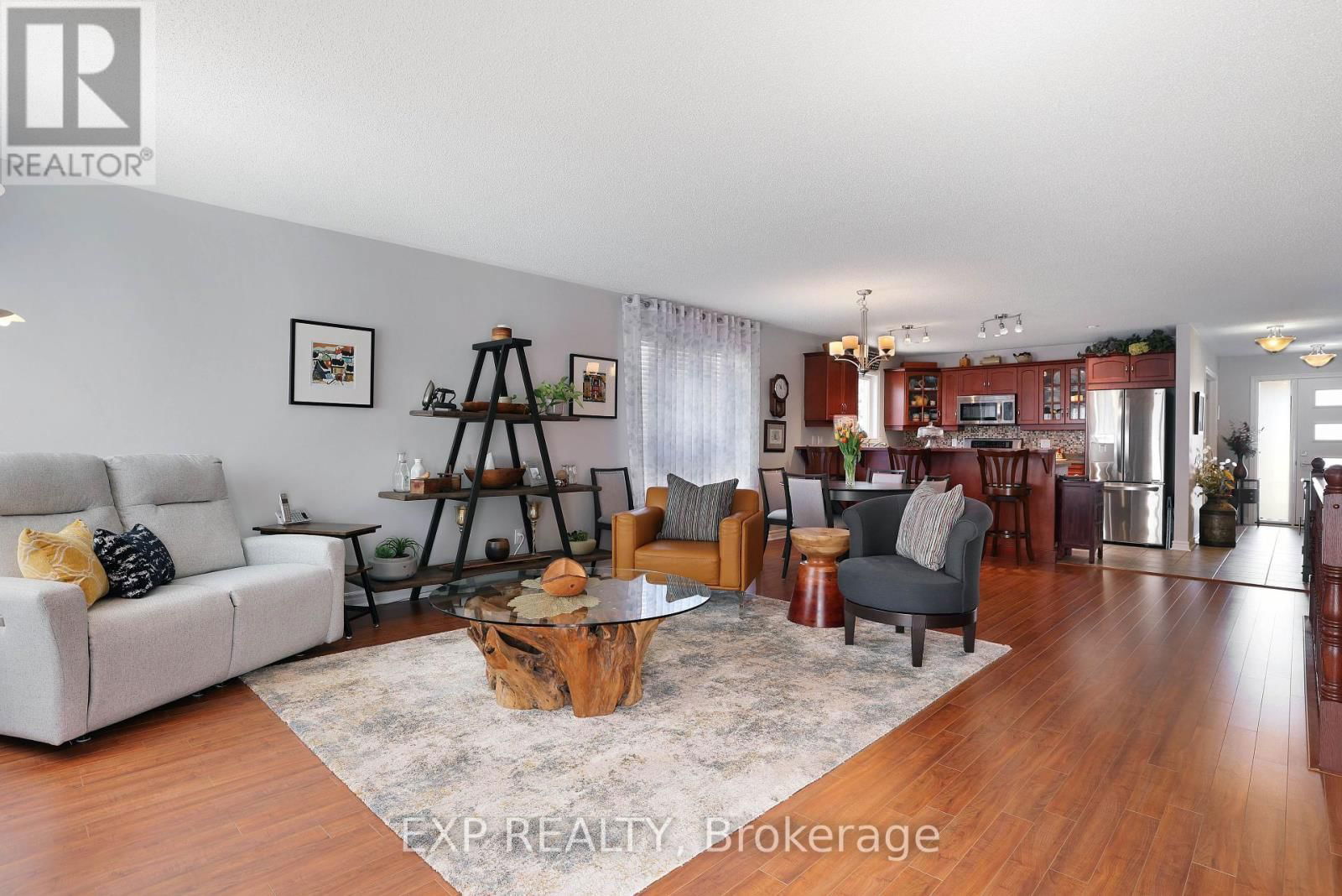 452 VAN DUSEN STREET EAST Image 7