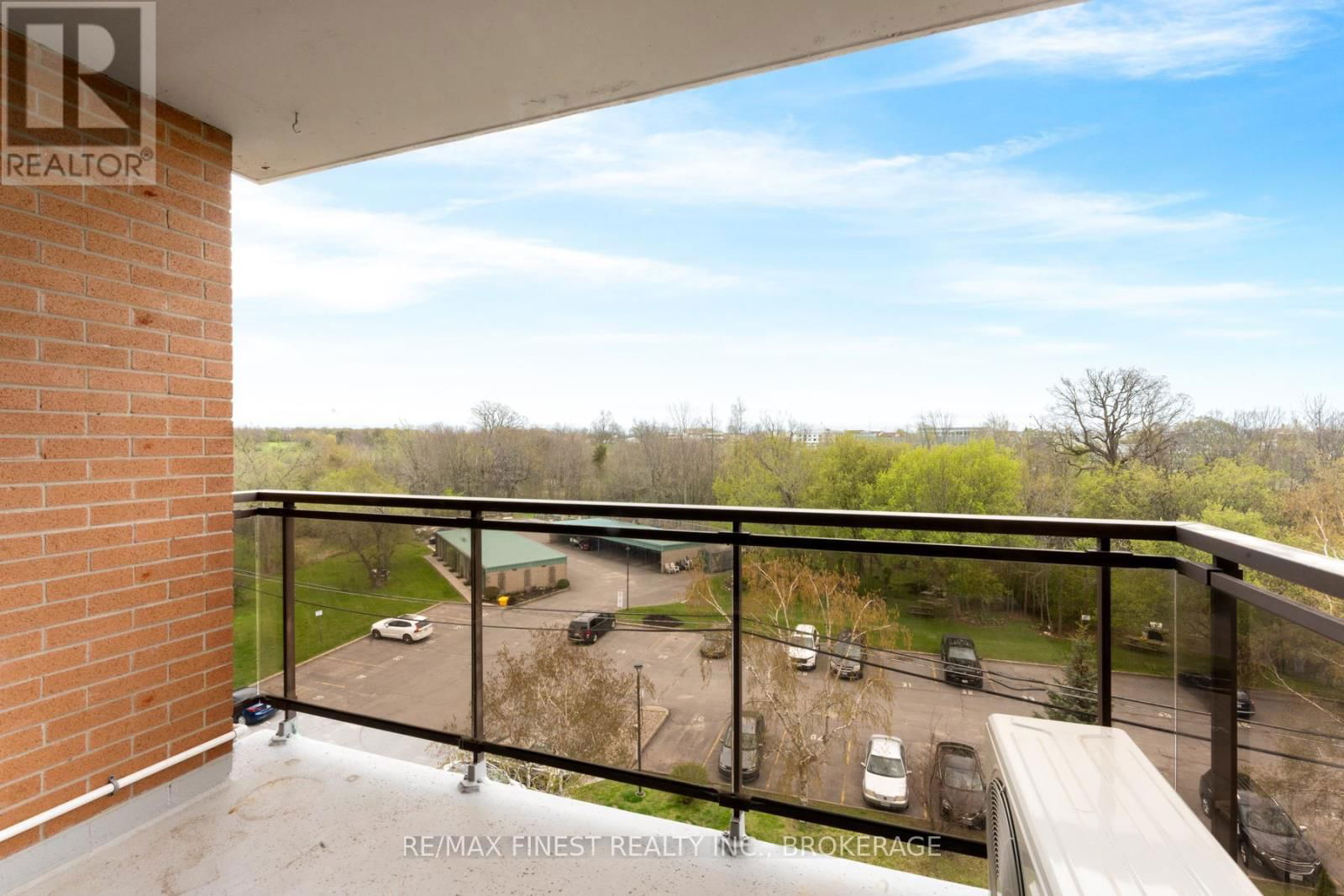 508 - 120 BARRETT COURT Image 24