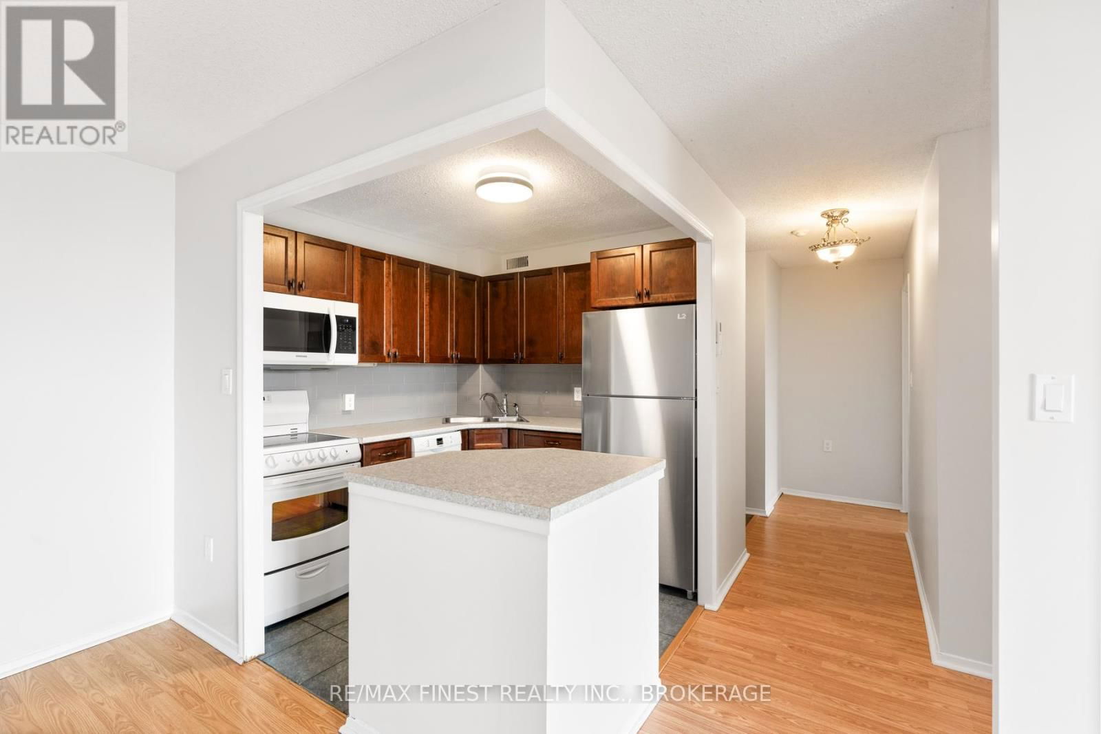 508 - 120 BARRETT COURT Image 4