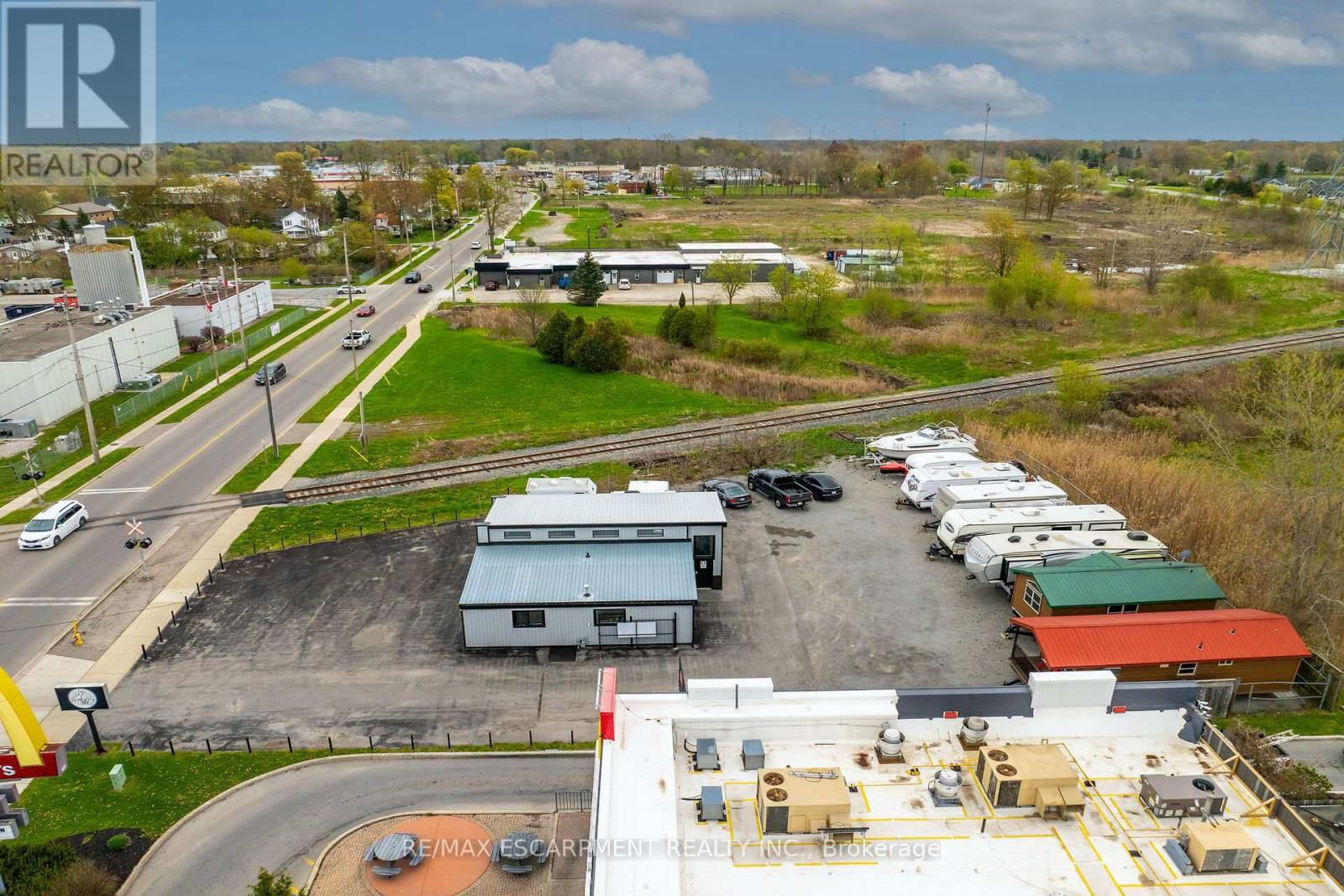 628 BROAD STREET EAST Image 36