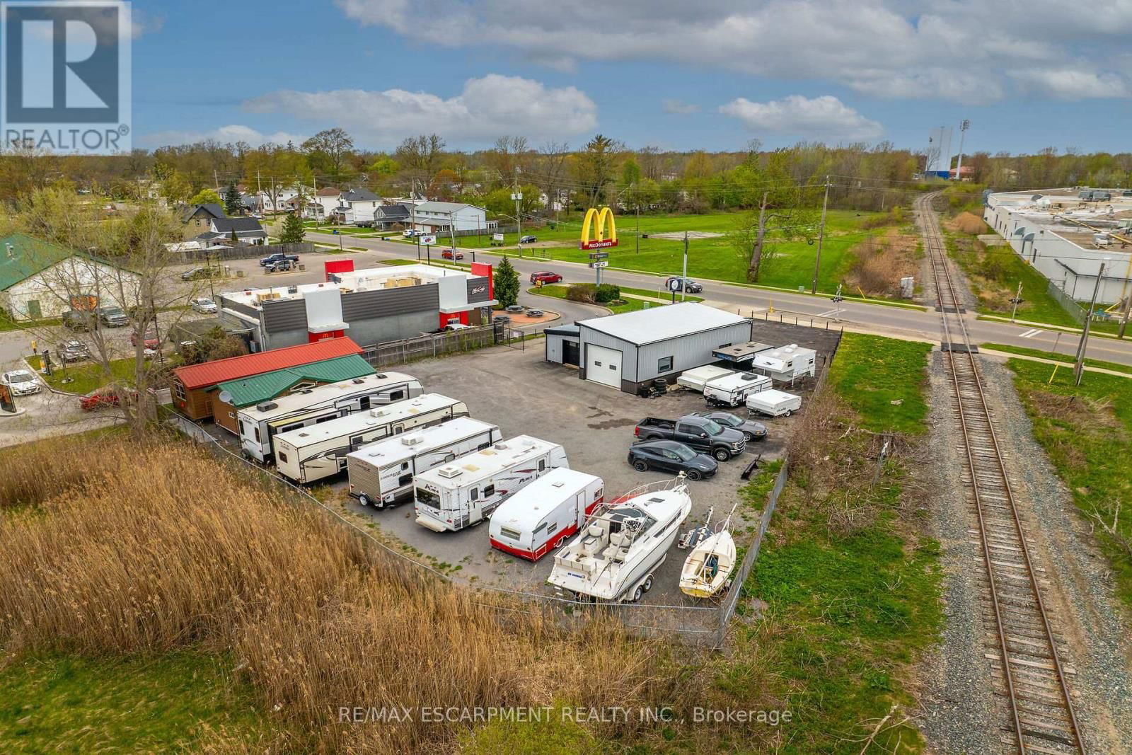 628 BROAD STREET EAST Image 4
