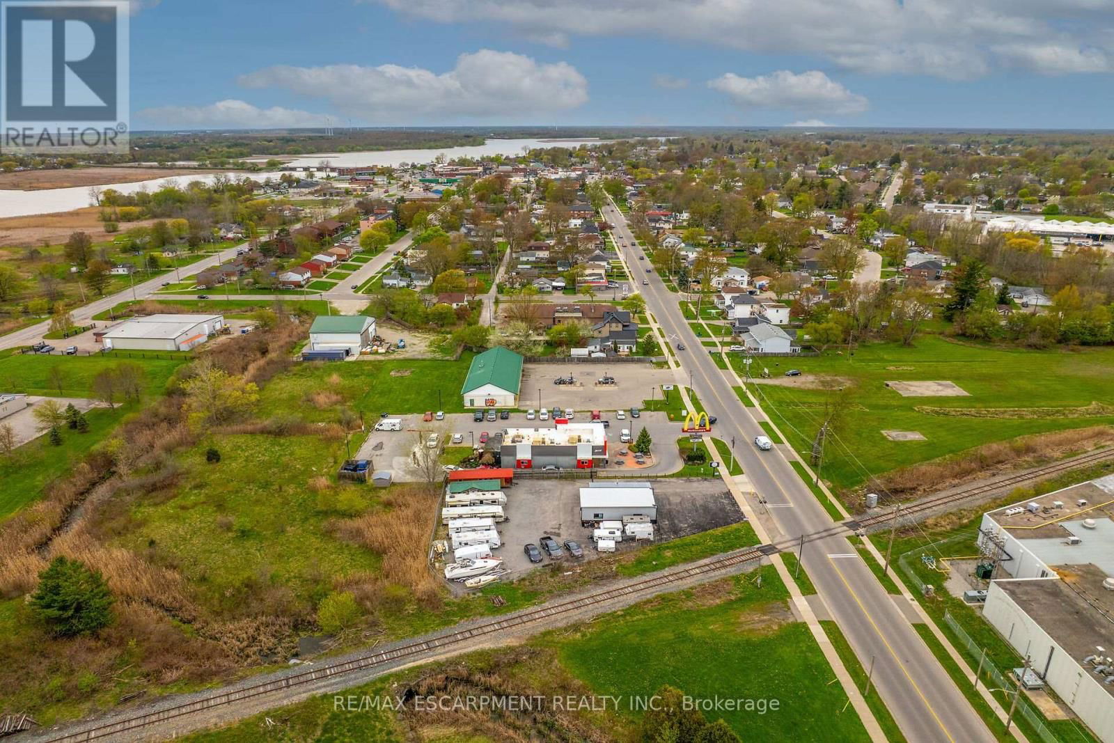 628 BROAD STREET EAST Image 43