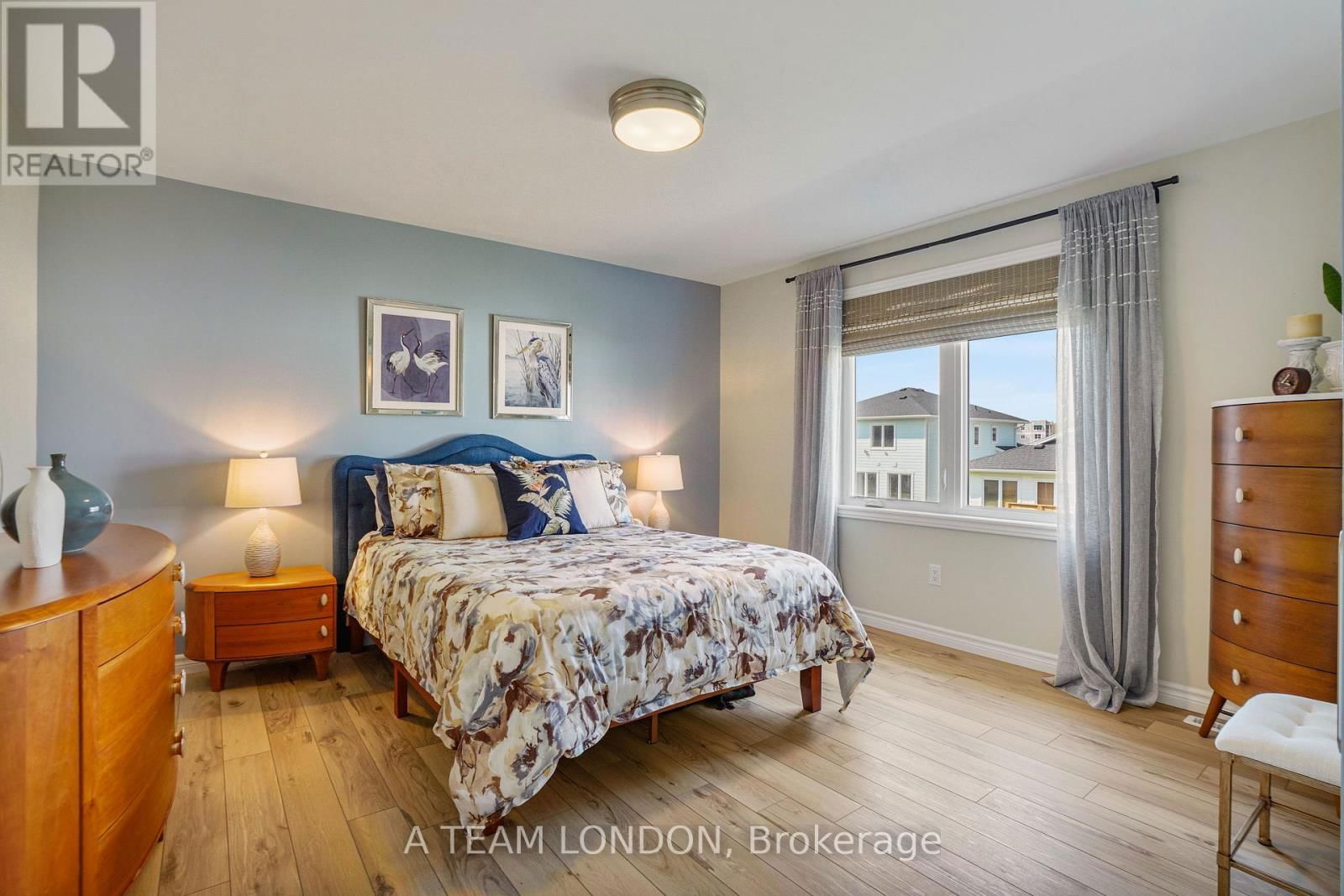 35 REGATTA WAY Image 24