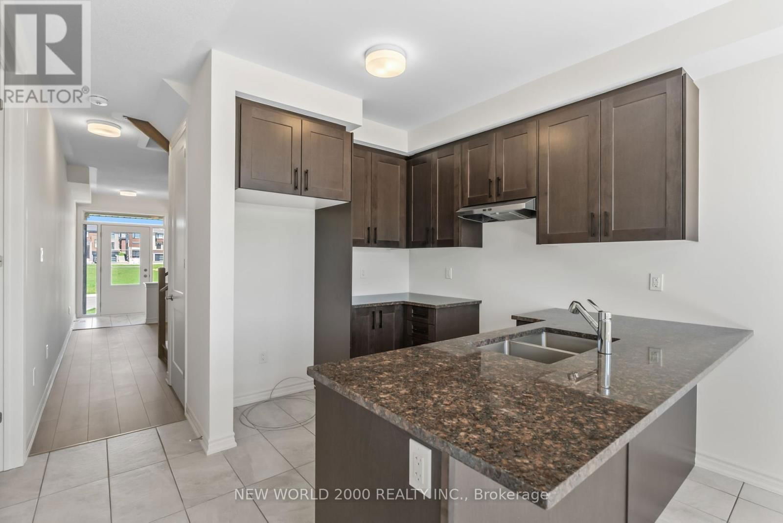 492 TREVOR STREET Image 10