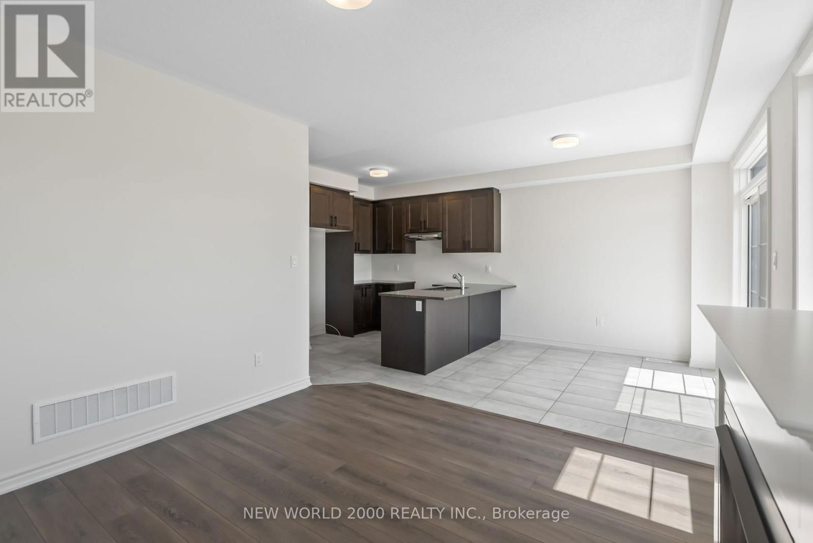 492 TREVOR STREET Image 15