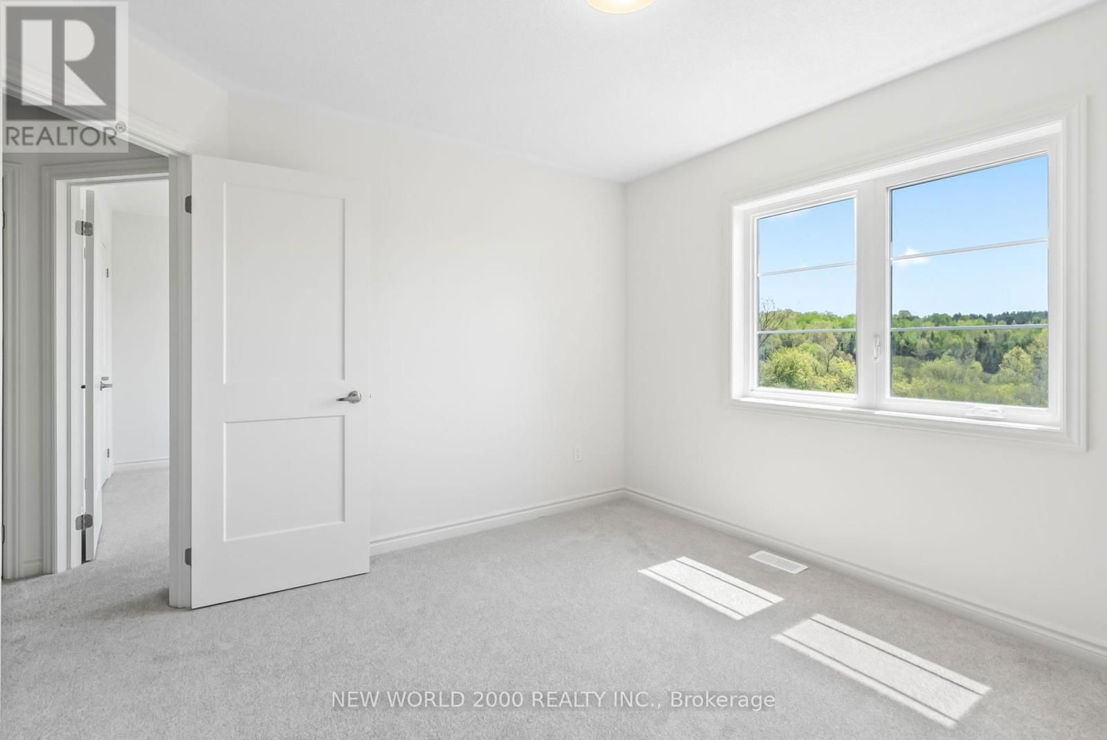 492 TREVOR STREET Image 23